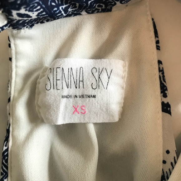 Elephant print Romper - Picture 2 of 3